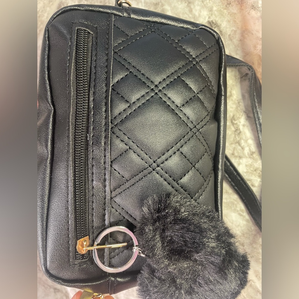 Black Crossbody & Glasses Bundle - Picture 4 of 8